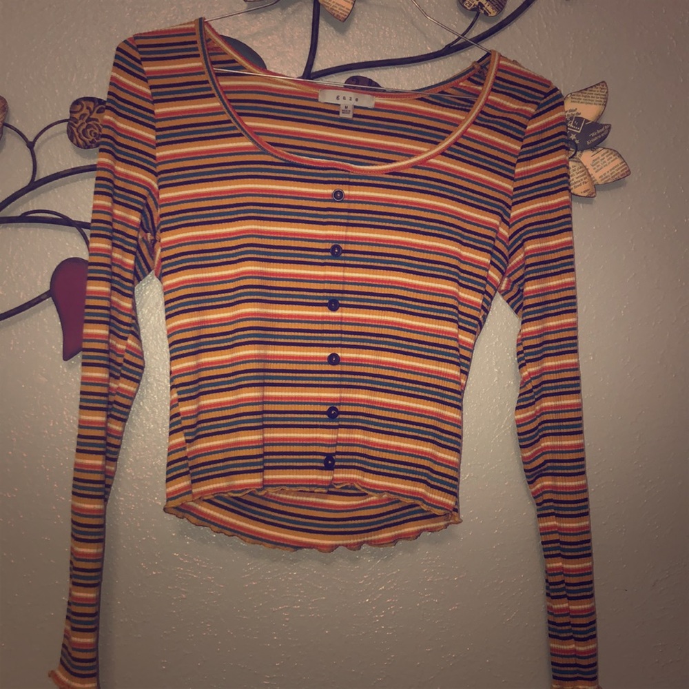 Long sleeve crop-top shirt